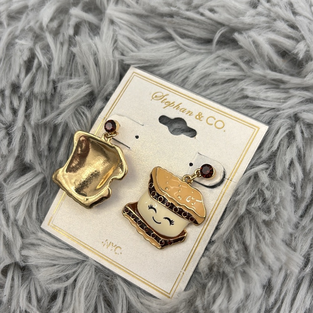 NWT Stephan & Co. NYC S’mores  Pierced Studs Earrings Red Faux Gem Gold Colored